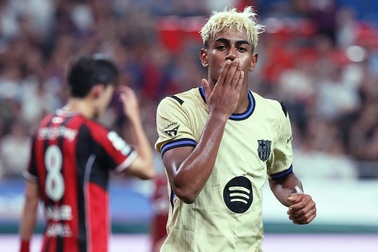 Yamal lập cú đúp, Rashford kiến tạo, Barcelona hủy diệt đối thủ 7 bàn