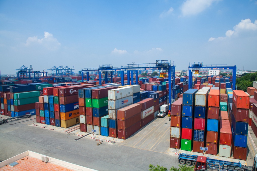 Hơn 1.000 container hàng nhập khẩu bị bỏ quên ở cảng Cát Lái - 1 Hơn 1.000 container hàng nhập khẩu bị bỏ quên ở cảng Cát Lái - 1