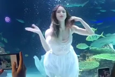 “Nàng tiên cá” với nhan sắc tuyệt trần “gây sốt” cộng đồng mạng