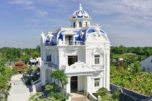 Yêu cầu dừng thi công biệt thự xây trái phép trên đất nông nghiệp