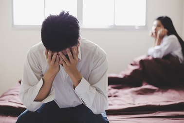 "Vượt rào" sau bữa tiệc cùng bạn mới quen, trai trẻ mắc bệnh xã hội