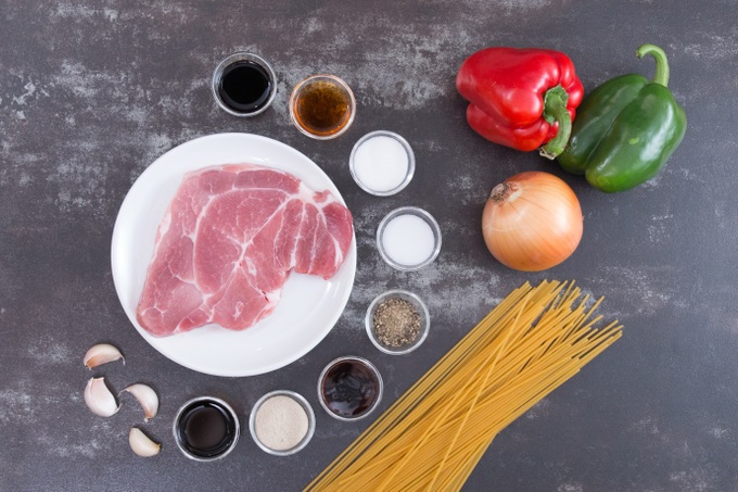 Bận rộn đi làm về trễ thì cứ làm chảo mì xào là vừa ngon vừa đủ chất cho bữa tối - Ảnh 1. Bận rộn đi làm về trễ thì cứ làm chảo mì xào là vừa ngon vừa đủ chất cho bữa tối - Ảnh 1.