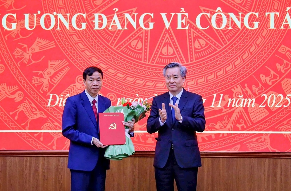 Ordförande för Lai Chaus provinsiella folkkommitté överfördes till biträdande sekreterare för Dien Biens provinsiella partikommitté - 1 Chủ tịch UBND tỉnh Lai Châu được điều động làm Phó Bí thư Tỉnh ủy Điện Biên - 1