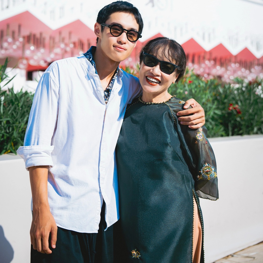 Vẻ sương gió của Lê Vũ Long sau gần 3 thập kỷ đóng Xin hãy tin em - 6 Vẻ sương gió của Lê Vũ Long sau gần 3 thập kỷ đóng Xin hãy tin em - 6