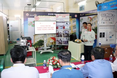 Giáo viên trường nghề sáng chế mô hình điện và động cơ ô tô