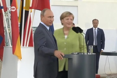 Tổng thống Nga Putin gặp Thủ tướng Đức Merkel