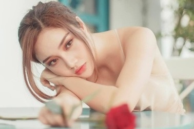 Bạn gái đẹp ngất ngây của chàng thủ môn Văn Biểu