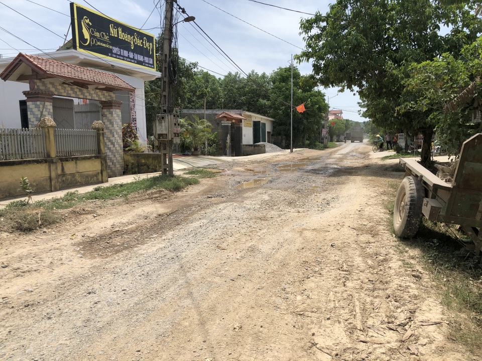 Nghệ An: Tỉnh lộ xuống cấp thê thảm, dân kêu trời không thấu! - 8 Nghệ An: Tỉnh lộ xuống cấp thê thảm, dân kêu trời không thấu! - 8