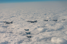 Mỹ triển khai máy bay ném bom tới bán đảo Triều Tiên