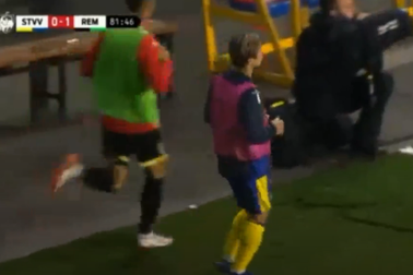 CĐV Việt Nam an ủi CLB Sint Truidense dù Công Phượng không ra sân