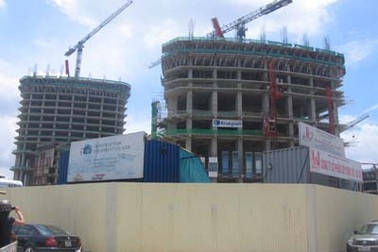 2 công nhân rơi từ tầng 13 tòa nhà cao nhất Việt Nam