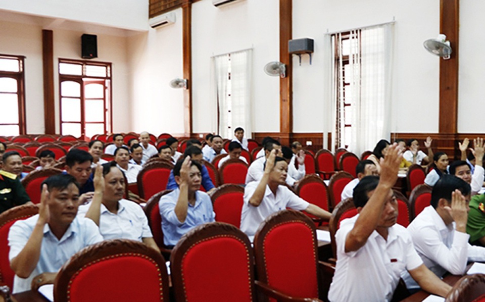 Hà Tĩnh: Nghỉ việc sớm, nhiều cán bộ và công chức xã nhận hơn 500 triệu đồng - 2 Hà Tĩnh: Nghỉ việc sớm, nhiều cán bộ và công chức xã nhận hơn 500 triệu đồng - 2