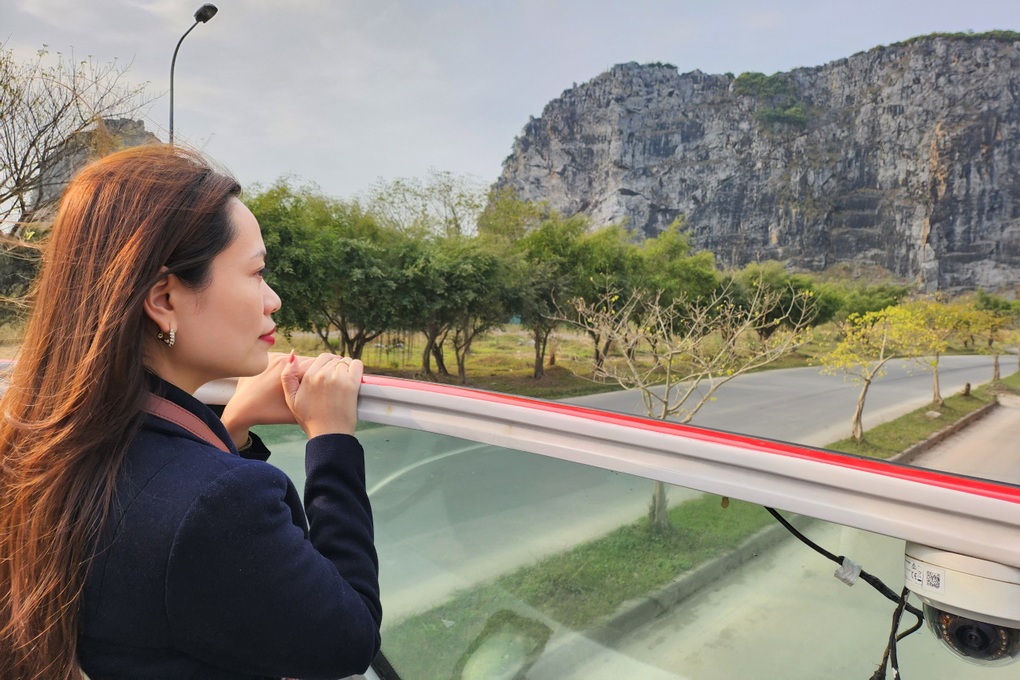 Ngồi xe buýt 2 tầng tham quan cảnh đẹp di sản Tràng An - 7 Ngồi xe buýt 2 tầng tham quan cảnh đẹp di sản Tràng An - 7