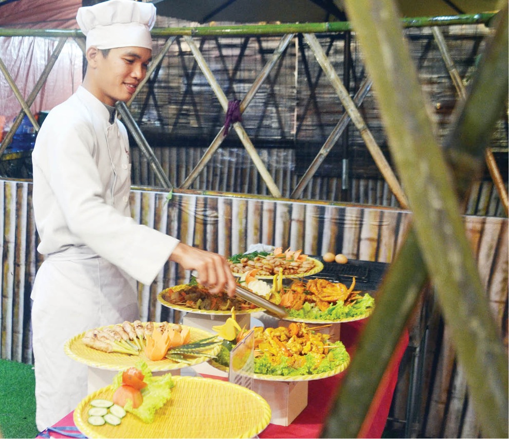 Ẩm thực miền Trung cần tạo thành chuỗi liên kết - 2 Ẩm thực miền Trung cần tạo thành chuỗi liên kết - 2
