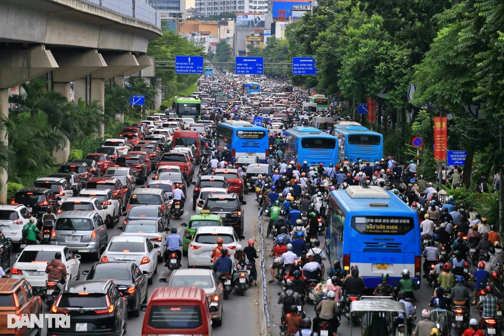 Một tháng phân làn đường Nguyễn Trãi, Ngã Tư Sở vẫn... khổ? - 1 Một tháng phân làn đường Nguyễn Trãi, Ngã Tư Sở vẫn... khổ? - 1