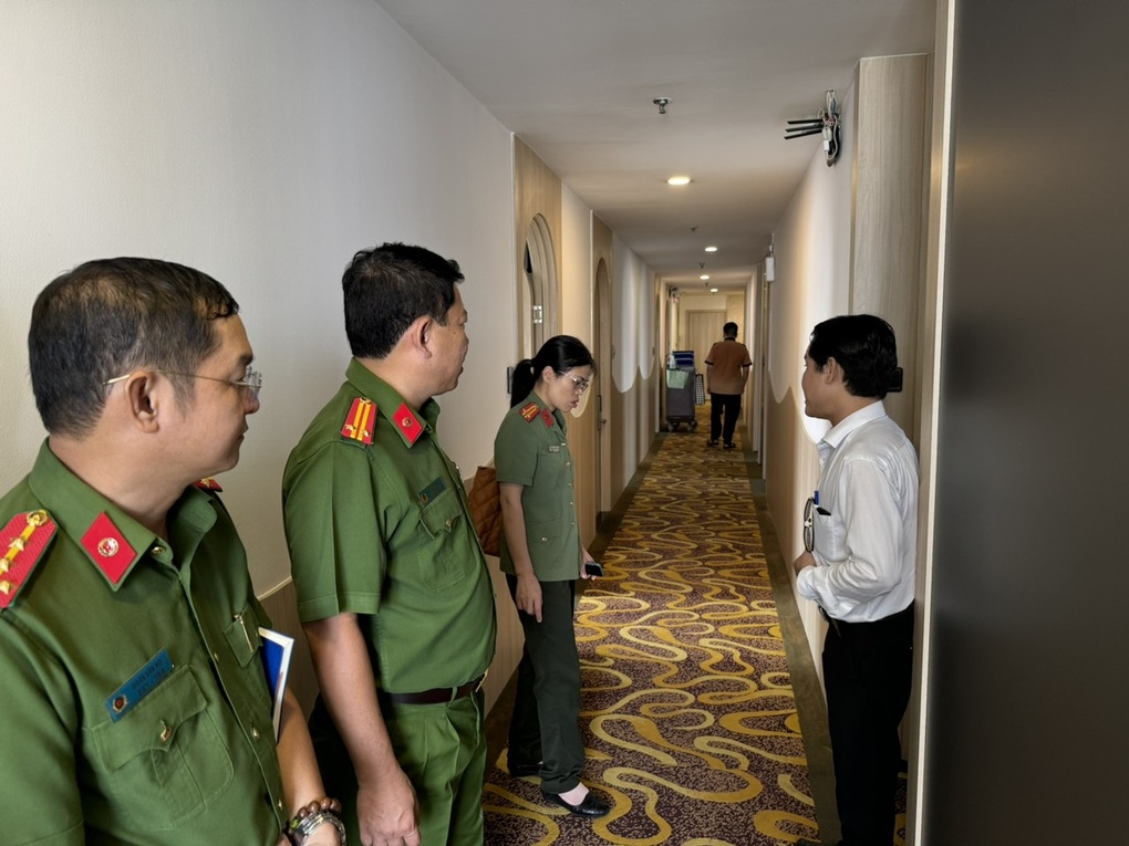 TPHCM: Nhiều khách sạn phạt khách cả triệu đồng nếu hút thuốc trong phòng - 3 TPHCM: Nhiều khách sạn phạt khách cả triệu đồng nếu hút thuốc trong phòng - 3