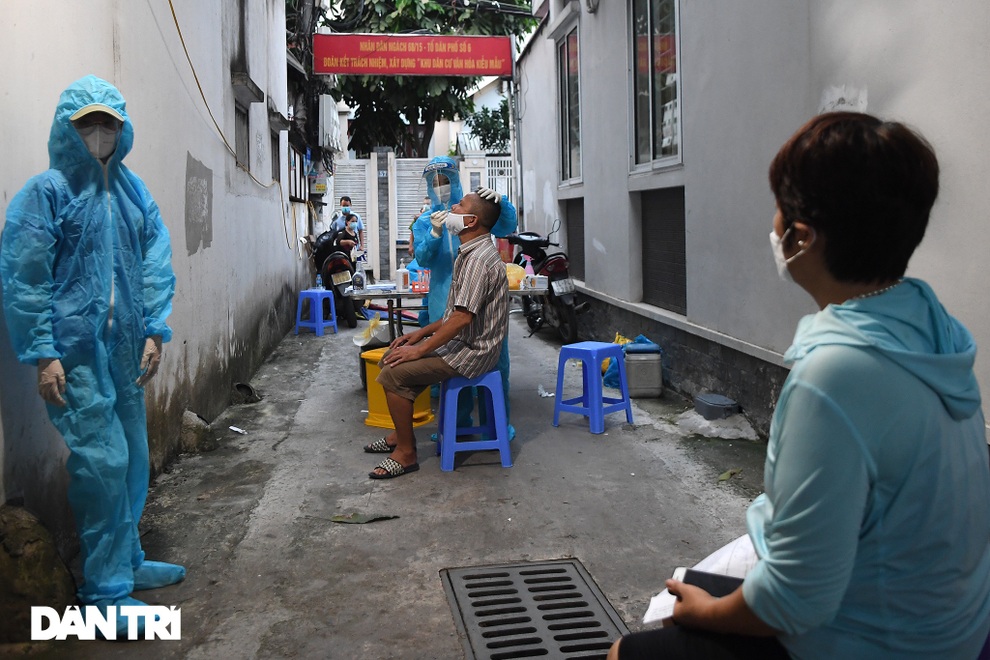 Ổ dịch mới tại vùng xanh: Hà Nội có nên ngừng nới lỏng giãn cách? - 4 Ổ dịch mới tại vùng xanh: Hà Nội có nên ngừng nới lỏng giãn cách? - 4