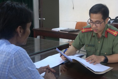 Em trai xây nhà bị đình chỉ, anh lên mạng xúc phạm cán bộ phường