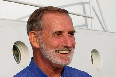 Từ thợ vặt bến cảng thành tỷ phú nhờ bán cá