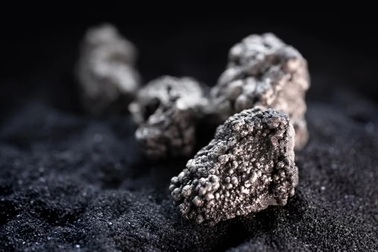 Châu Âu tham gia canh bạc đất hiếm, đặt cược tương lai ngay sát vách Nga