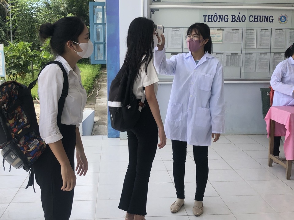 Hơn 54.000 học sinh, giáo viên bị cách ly vì Covid-19 - 12 Hơn 54.000 học sinh, giáo viên bị cách ly vì Covid-19 - 12