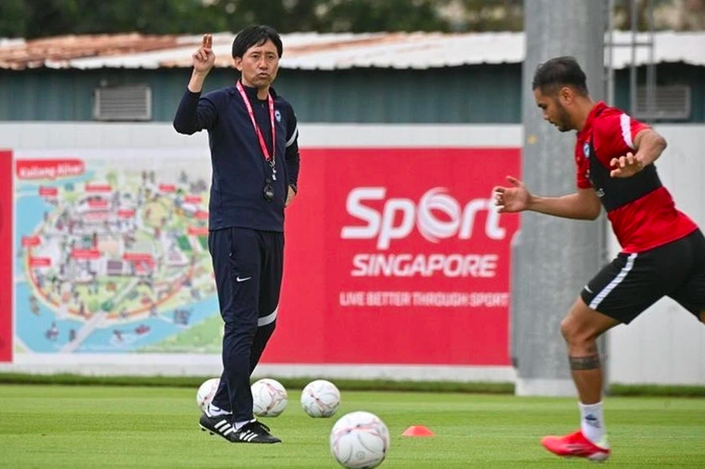 HLV Myanmar chỉ trích học trò nặng nề vì bàn thua khó hiểu trước Singapore - 2