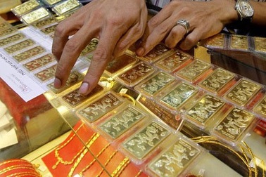 Vàng “phi” SJC bị ép giá, từ chối mua