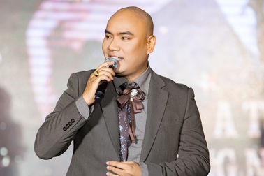 Tác giả "Lệ ngang trời" nói về cột mốc 2 tỷ lượt xem, phản hồi tranh cãi