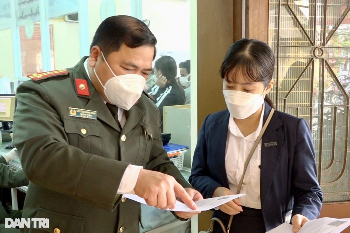 Lao động đổ xô đi làm thủ tục xuất cảnh đầu năm mới - 2 Lao động đổ xô đi làm thủ tục xuất cảnh đầu năm mới - 2