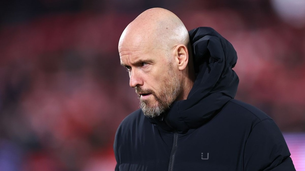 Coach Ten Hag was heavily criticized after Man Utd comprehensively lost to Man City - 3