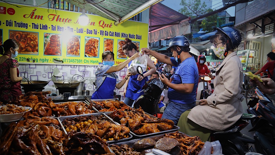 Nhân viên bất động sản đi bán phá lấu thu nhập gần 500 triệu đồng mỗi tháng - 5 Nhân viên bất động sản đi bán phá lấu thu nhập gần 500 triệu đồng mỗi tháng - 5