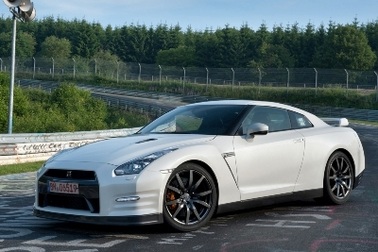 Bất ngờ Nissan GT-R phiên bản 2012