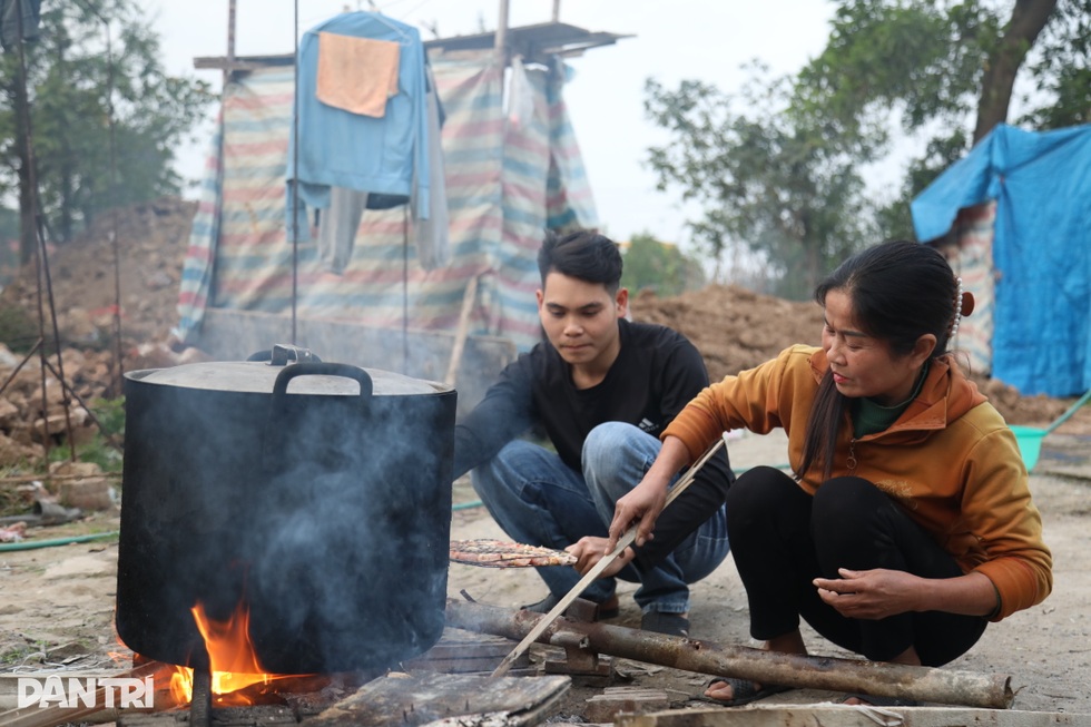 Chuyện tình yêu của chàng trai 28 tuổi và bạn gái U60 gây xôn xao - 1 Chuyện tình yêu của chàng trai 28 tuổi và bạn gái U60 gây xôn xao - 1