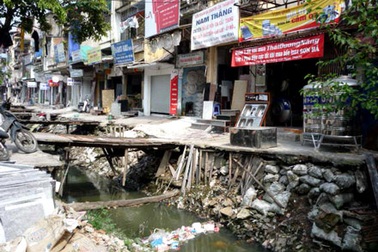 Khốn khổ “nhà mặt phố”