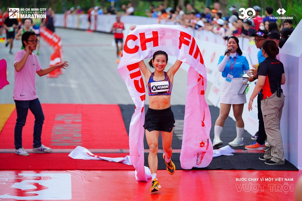 Các nữ runner Việt Nam khẳng định bản lĩnh trong giải Marathon Quốc tế TPHCM Techcombank 2023 - 1 Các nữ runner Việt Nam khẳng định bản lĩnh trong giải Marathon Quốc tế TPHCM Techcombank 2023 - 1