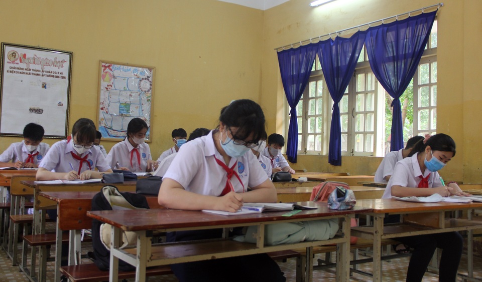 Nhiều trường áp dụng biện pháp mạnh phòng dịch đón học sinh - 25 Nhiều trường áp dụng biện pháp mạnh phòng dịch đón học sinh - 25