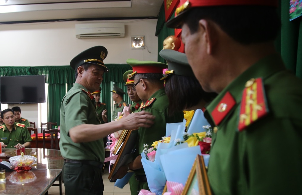 Phá đường dây bào chế, đóng gói nước vui ở TPHCM - 2 Phá đường dây bào chế, đóng gói nước vui ở TPHCM - 2