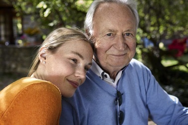 Cụ ông 74 tuổi yêu cô gái 28: Nguyện chết nếu tình duyên bị chia cắt