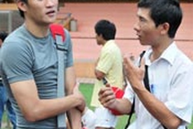 Tiền đạo Lê Công Vinh: “Tôi sẽ nỗ lực sút tung lưới Singapore”