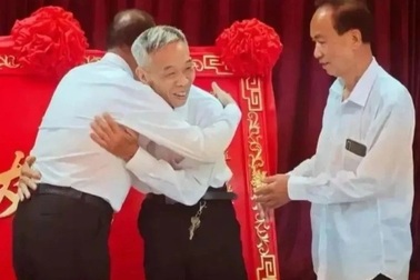 Hai làng hòa giải mâu thuẫn sau gần 100 năm "không kết hôn, không giao lưu"