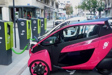 Thái Lan khuyến khích đầu tư phát triển xe chạy điện