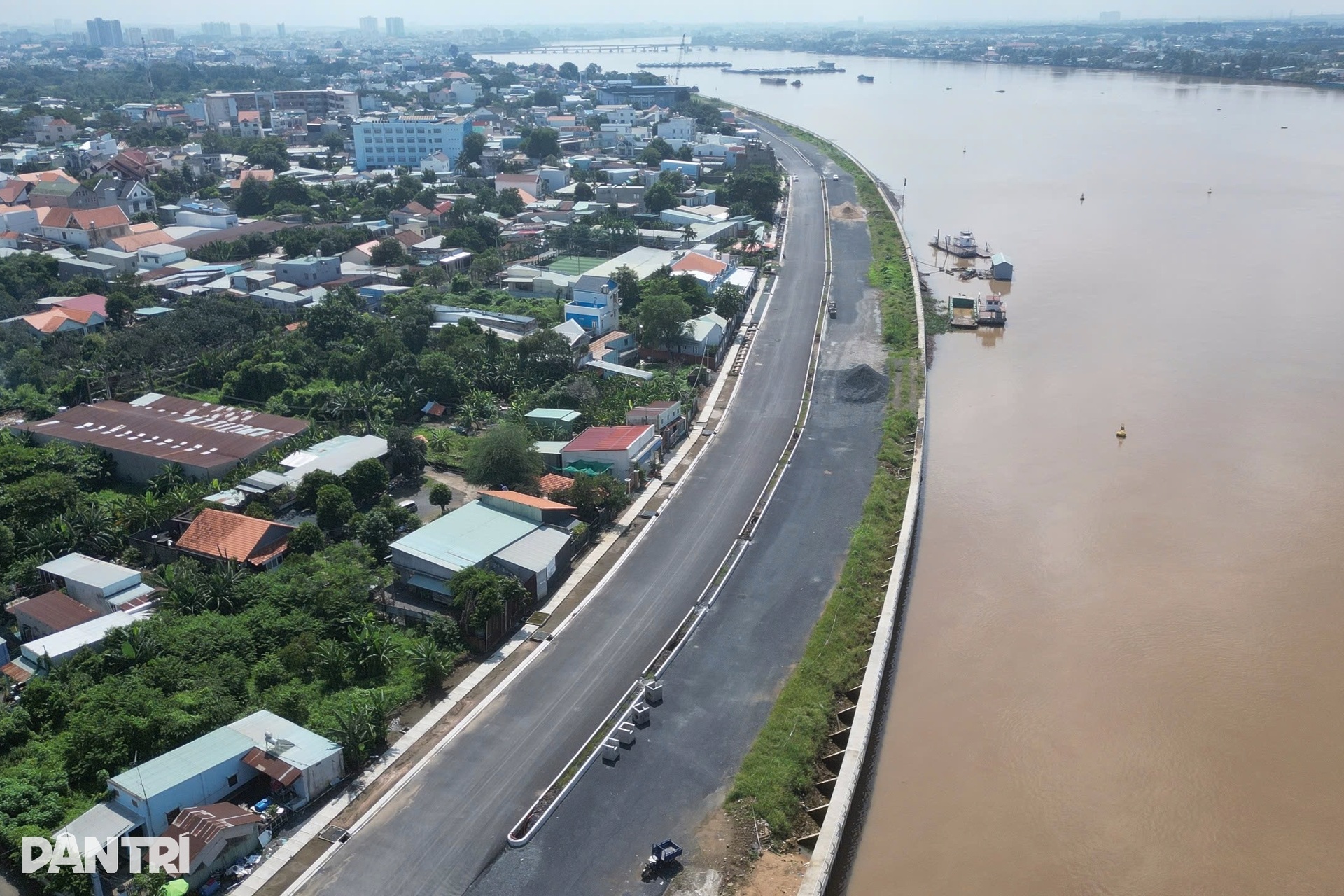 Đường ven sông có biệt thự 100 tuổi ở Đồng Nai gặp khó vì thiếu mặt bằng - 4 Đường ven sông có biệt thự 100 tuổi ở Đồng Nai gặp khó vì thiếu mặt bằng - 4
