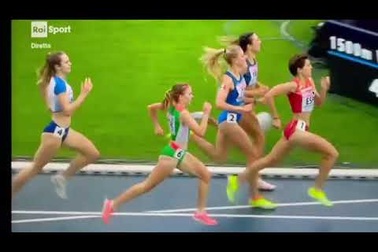 Gaia Sabbatini chạy cự ly 1500m