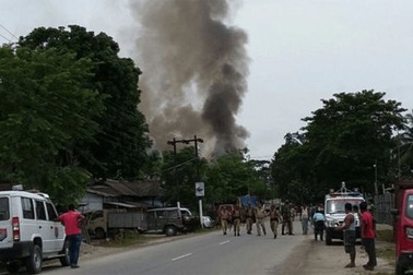 Xả súng kinh hoàng tại chợ Ấn Độ, ít nhất 14 người chết