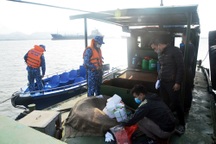 Cảnh sát biển phát hiện tàu chở 20 nghìn lít dầu DO không rõ nguồn gốc