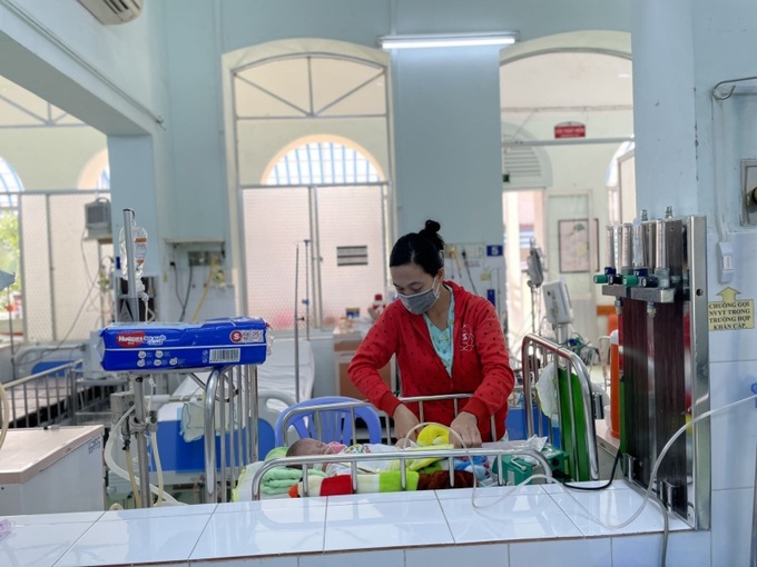 Hiện TP Hồ Chí Minh có 3 bệnh viện nhi điều trị cho trẻ mắc COVID-19 với tổng số giường bệnh 450 giường.