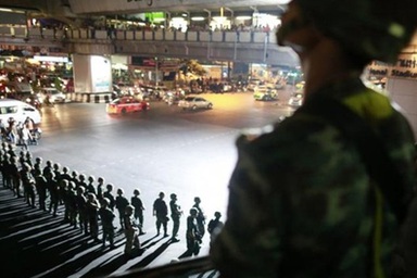 Mỹ ngừng viện trợ 3,5 triệu USD cho Thái Lan, nhiều nước cảnh báo đi lại