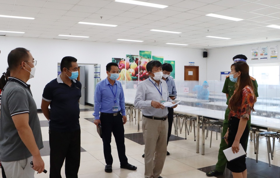 Bắc Ninh kích hoạt chế độ công nhân ăn ở tại nhà máy - 1 Bắc Ninh kích hoạt chế độ công nhân ăn ở tại nhà máy - 1