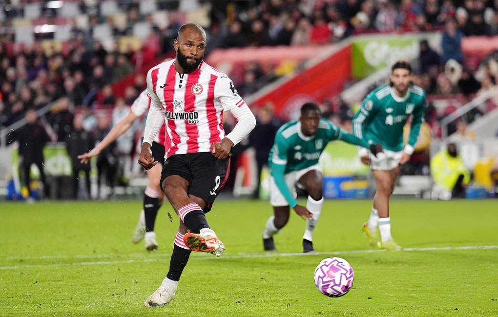 Salah ghi bàn muộn, Liverpool vẫn thua đau trên sân Brentford - 2 Salah ghi bàn muộn, Liverpool vẫn thua đau trên sân Brentford - 2