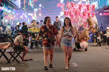 Khách bay đêm đến TPHCM được miễn phí hoặc giảm giá tiền phòng khách sạn